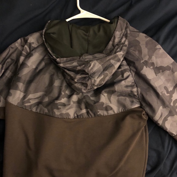 Medium - Nike Dri-Fit grey camo lightweight jacket - Picture 2 of 4